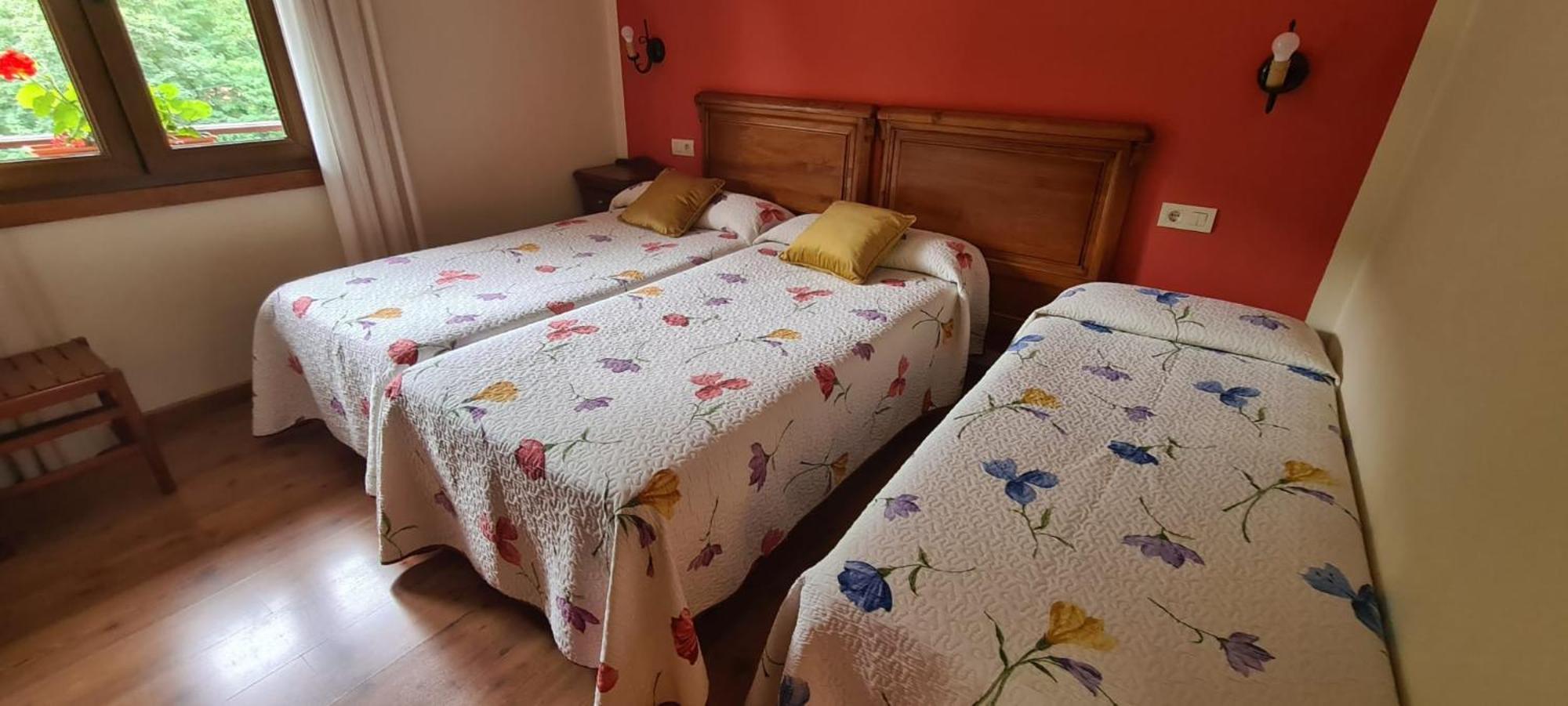 Apartamentos La Corona - Cabrales กาเรญา เด กาบราเลส ภายนอก รูปภาพ