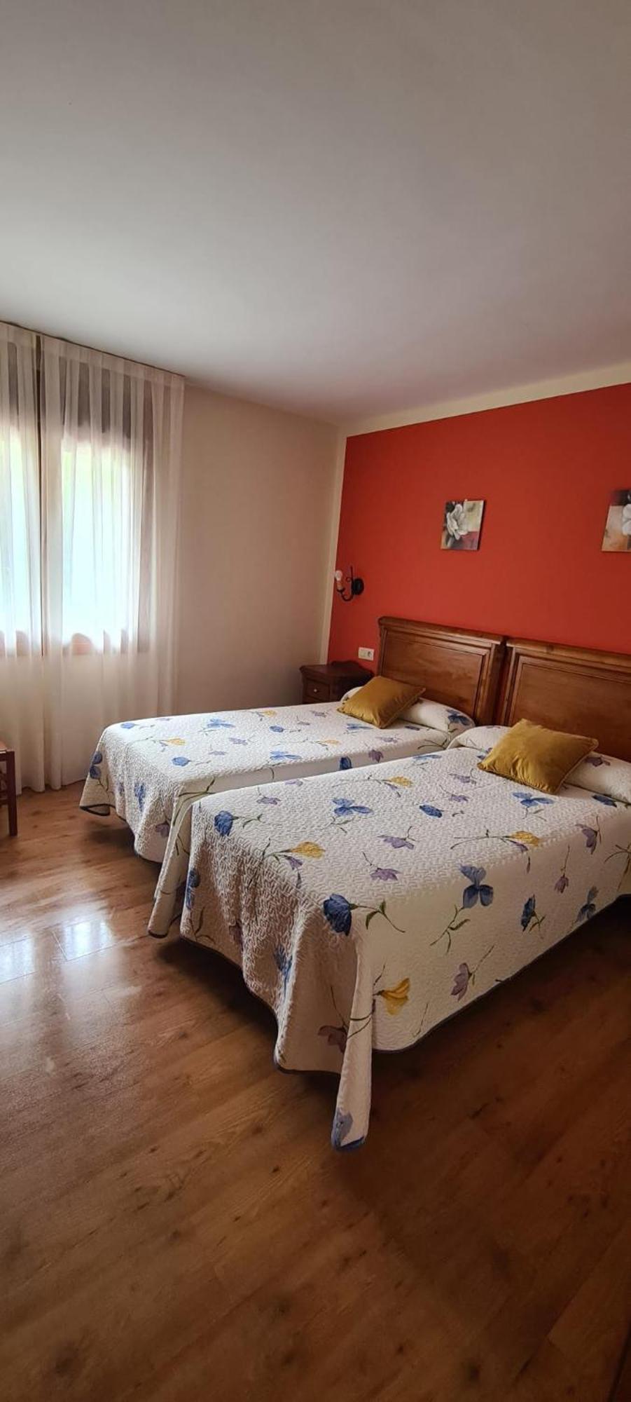 Apartamentos La Corona - Cabrales กาเรญา เด กาบราเลส ภายนอก รูปภาพ