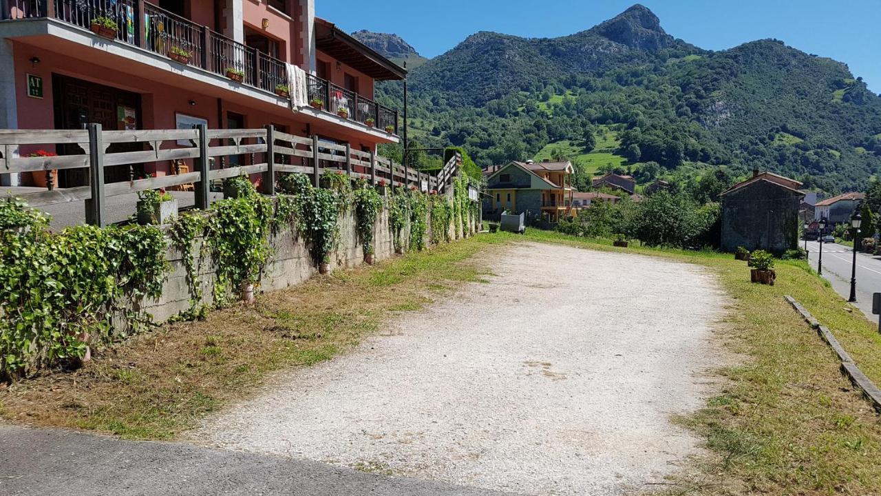 Apartamentos La Corona - Cabrales กาเรญา เด กาบราเลส ภายนอก รูปภาพ